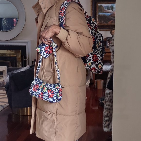 Vera Bradley Blue and Red Patterned Small Shoulder Bag With Coin Pouch - Picture 7 of 11